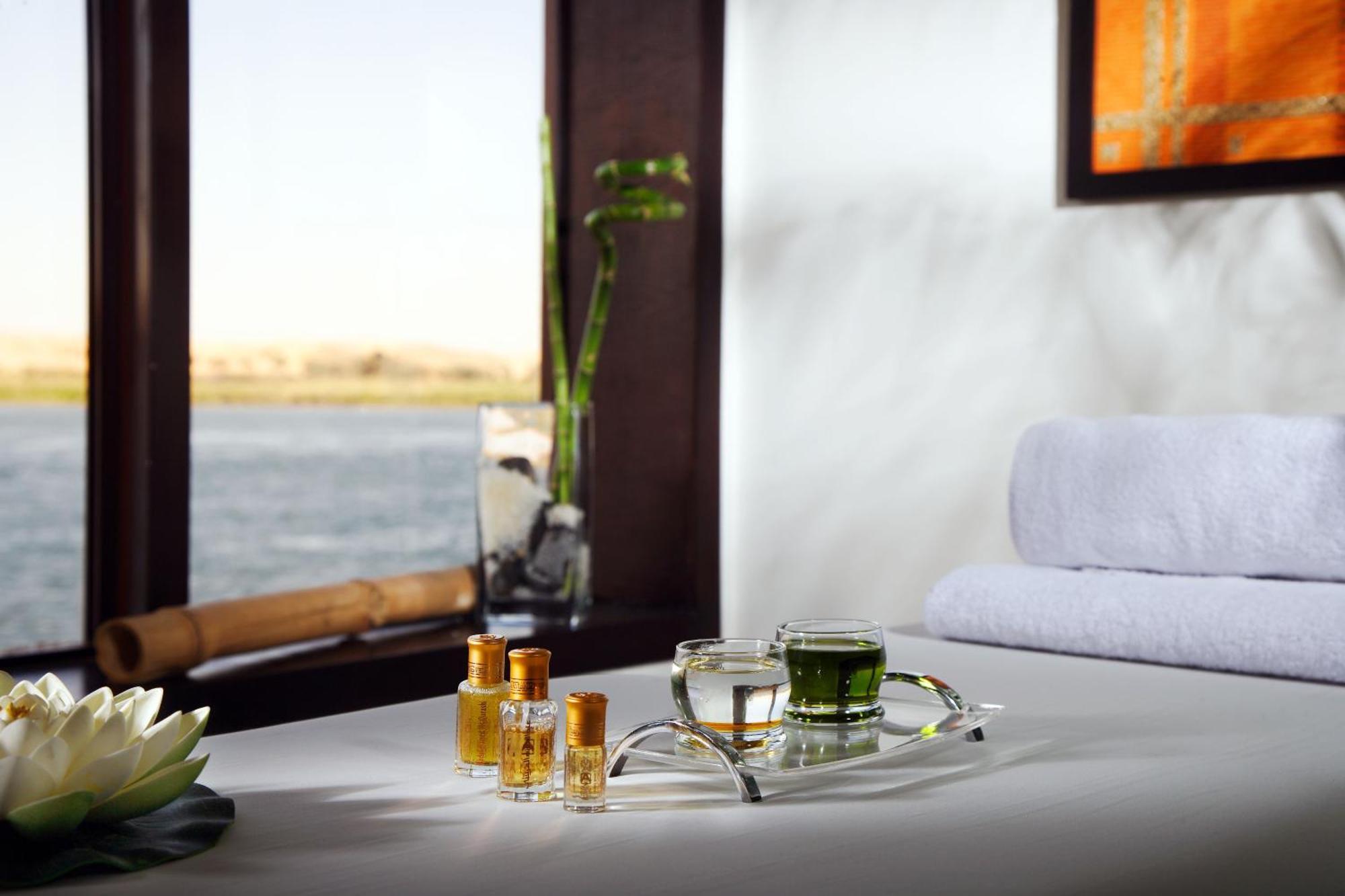Moevenpick Royal Lotus Nile Cruise, Every Monday Four Nights From Luxor, Every Friday Three Nights From Aswan - Including Excursions & Sightseeing Luaran gambar